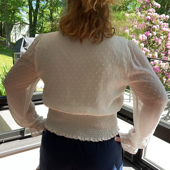 Leyden sexy l/s v neck white blouse with fun detail - Picture 3 of 9